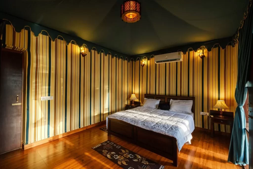 hotels near me with swimming pool